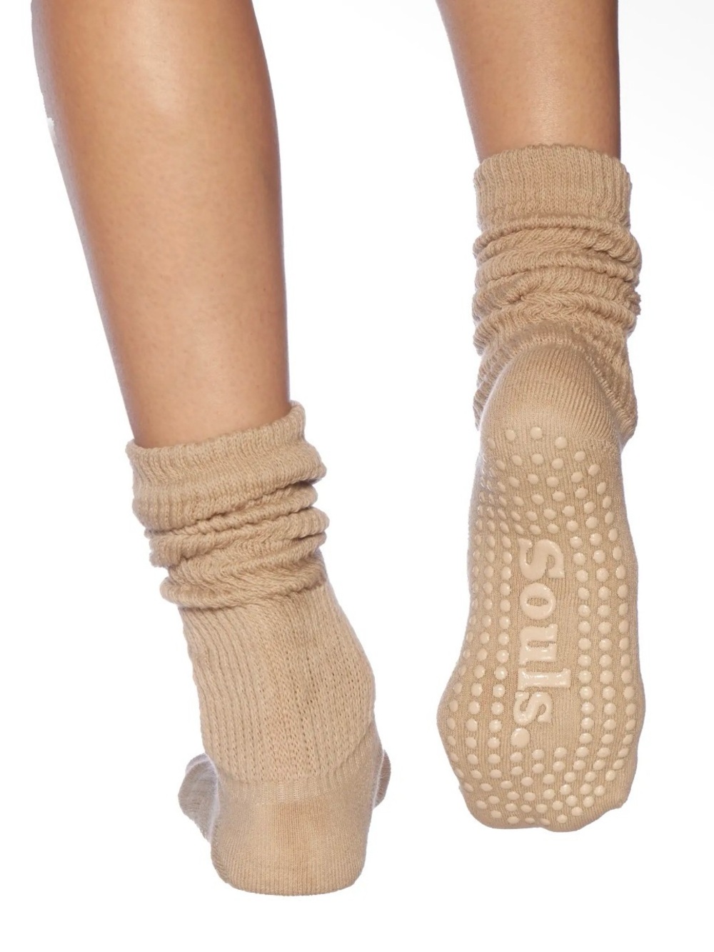 Souls Women's Slouchy Cloud Grip Socks in Camel S/M